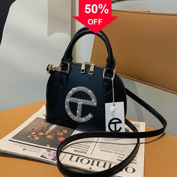 fashion designer bags portable small bag women's 2022 new fashion diamond inlaid with shell korean version single shoulder diagonal
fashion designer bags portable small bag women's 2022 new fashion diamond inlaid with shell korean version single shoulder diagonal