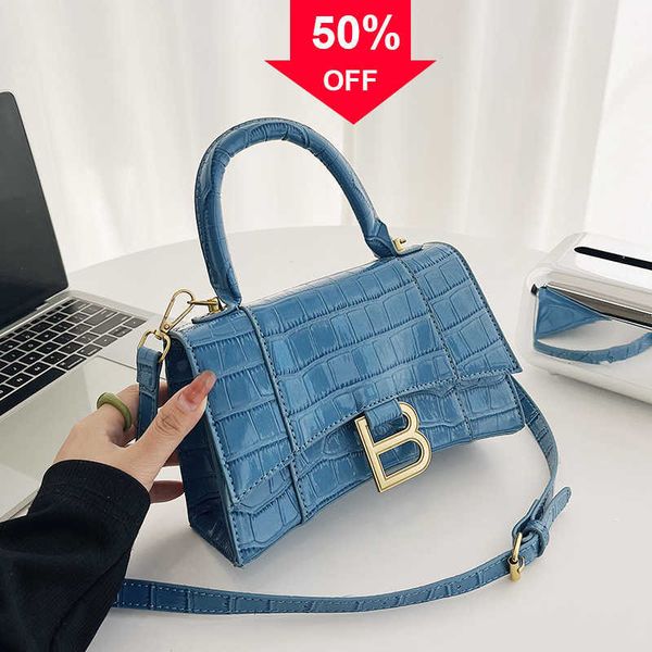 fashion designer bags small bag 2022 new fashion hand versatile women's one shoulder msenger hands clutch bags for women
fashion designer bags small bag 2022 new fashion hand versatile women's one shoulder msenger hands clutch bags for women