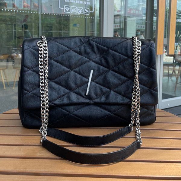 chain crossbody bag large capacity handbag flap messenger bags fashion silver metal letter buckle layer cowhide leather black thread lady sh
chain crossbody bag large capacity handbag flap messenger bags fashion silver metal letter buckle layer cowhide leather black thread lady sh