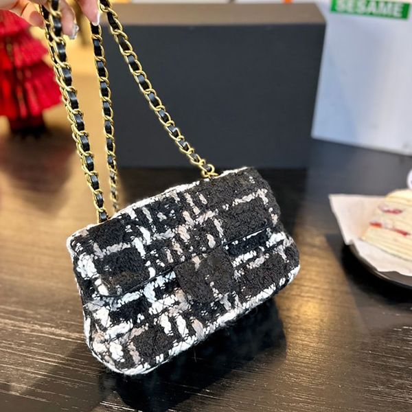 tweed vintage women designer crossbody bag luxury wallet handbag matelasse quilted classic flap shoulder bag trend card holder suitcases bir
tweed vintage women designer crossbody bag luxury wallet handbag matelasse quilted classic flap shoulder bag trend card holder suitcases bir