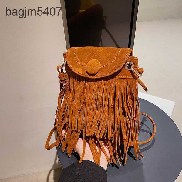 2023 design bag stores 70% wholesale and retail new tassel suede matte phone american bohemian style one shoulder small square
2023 design bag stores 70% wholesale and retail new tassel suede matte phone american bohemian style one shoulder small square