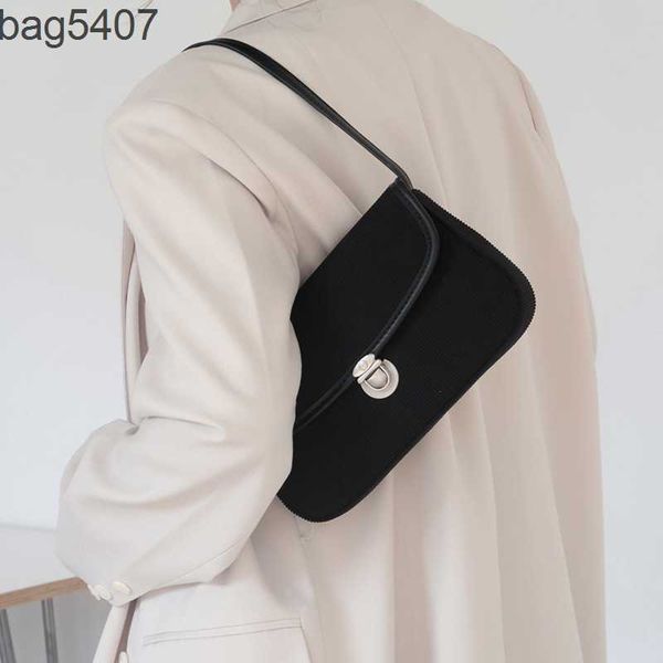 2023 design bag stores 70% wholesale and retail american leather buckle corduroy women autumn winter new armpit shoulder small square
2023 design bag stores 70% wholesale and retail american leather buckle corduroy women autumn winter new armpit shoulder small square