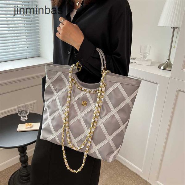 2023 design bag stores 70% wholesale and retail barons korean handbag female summer new fashion briefcase large capacity crossbody tote
2023 design bag stores 70% wholesale and retail barons korean handbag female summer new fashion briefcase large capacity crossbody tote