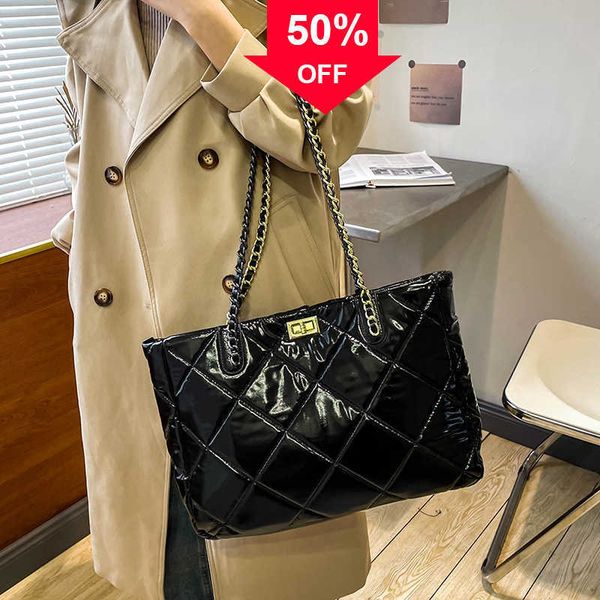fashion designer bags autumn and winter women's lingge tote large capacity com-muter shoulder chain handheld clutch bags for women
fashion designer bags autumn and winter women's lingge tote large capacity com-muter shoulder chain handheld clutch bags for women