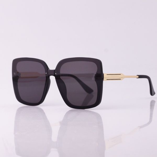 brand designer sunglass metal hinge sunglasses men glasses women sun glass uv400 lens with cases and box2229, White;black
brand designer sunglass metal hinge sunglasses men glasses women sun glass uv400 lens with cases and box2229, White;black