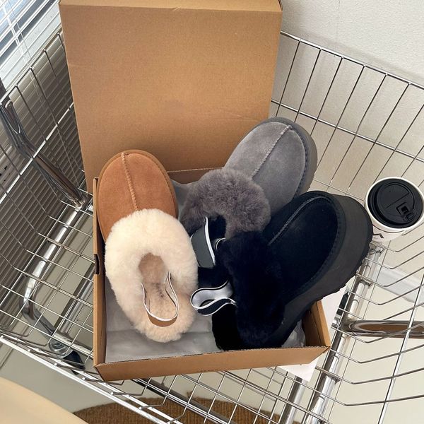 2022 designer layered platform slippers boots slip-on silhouette and soft sheepskin lining graphic backstrap chestnut disquette antelope, Black
2022 designer layered platform slippers boots slip-on silhouette and soft sheepskin lining graphic backstrap chestnut disquette antelope, Black