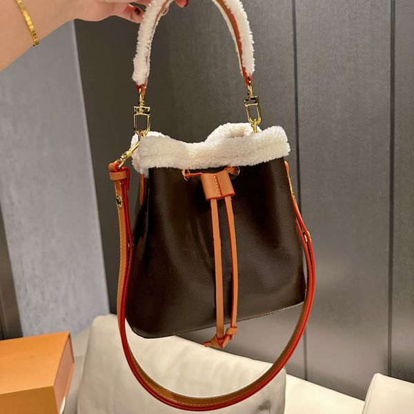 designer luxury women bags handbags totes bag womens crossbody handbag loulou lvs fashion capacity versatile shoulder pursest 7a quality 892
designer luxury women bags handbags totes bag womens crossbody handbag loulou lvs fashion capacity versatile shoulder pursest 7a quality 892