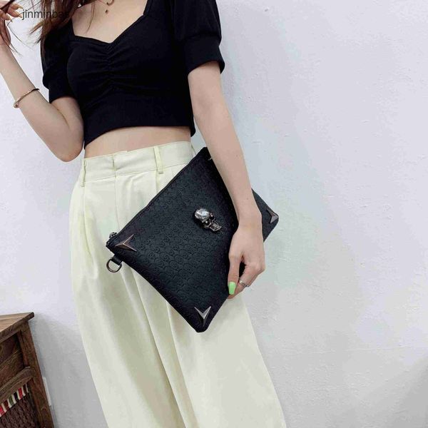 2023 new hand bag factory 80% wholesale retail wind h men's women's embossed big ghost head one shoulder slant straddle ipad wrist
2023 new hand bag factory 80% wholesale retail wind h men's women's embossed big ghost head one shoulder slant straddle ipad wrist