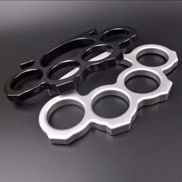 1000pcs brass knuckles four clip finger tiger buckle fist buckle martial arts fight fingers boxer with car defense boxer's ring wholesa
1000pcs brass knuckles four clip finger tiger buckle fist buckle martial arts fight fingers boxer with car defense boxer's ring wholesa