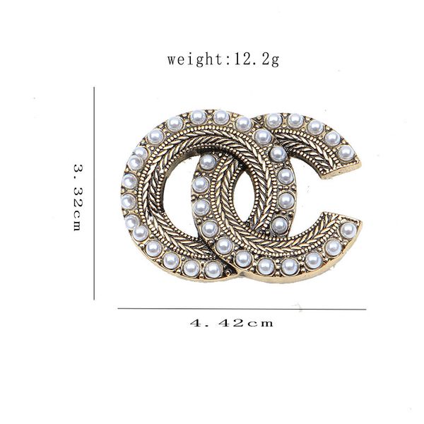 luxury brand designer double letters pins brooches women gold silver crysatl pearl rhinestone cape buckle brooch suit pin wedding party, Gray
luxury brand designer double letters pins brooches women gold silver crysatl pearl rhinestone cape buckle brooch suit pin wedding party, Gray