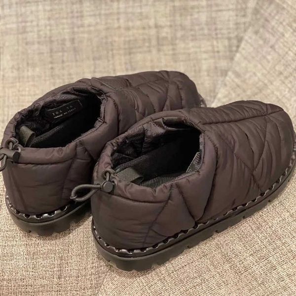 dress shoes 2022 winter new warm cotton shoes women's triangle waterproof down boots plush thickened hooded, Black
dress shoes 2022 winter new warm cotton shoes women's triangle waterproof down boots plush thickened hooded, Black