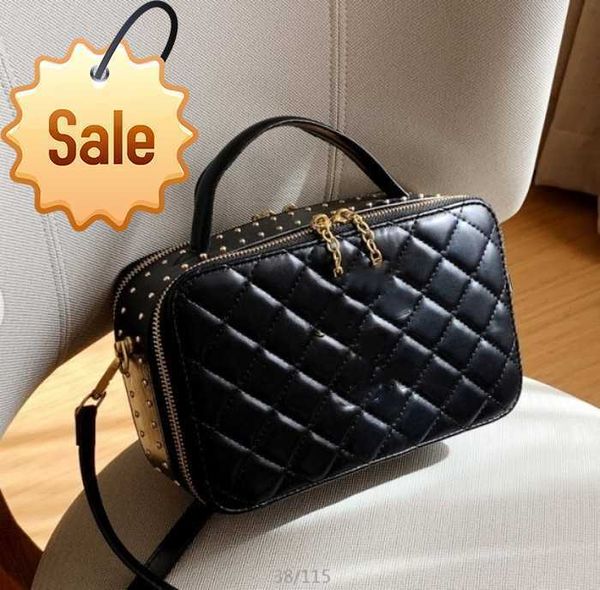 brand designer hand bill of lading shoulder bag 2023 new women's fashion brands versatile portable crossbody bags gift box packaging fa
brand designer hand bill of lading shoulder bag 2023 new women's fashion brands versatile portable crossbody bags gift box packaging fa