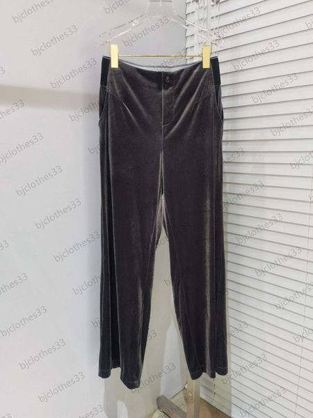 women pants velvet fabric loose casual straight trousers back contrast color letter webbing pockets trousers designer brand woman apparel, Black;white
women pants velvet fabric loose casual straight trousers back contrast color letter webbing pockets trousers designer brand woman apparel, Black;white