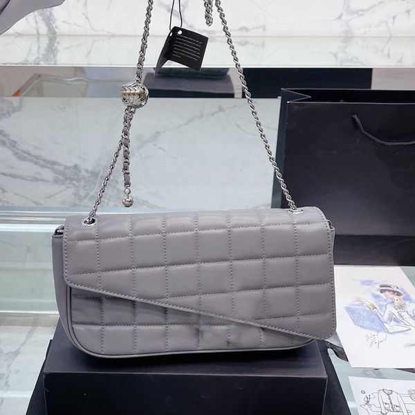 silver metal badge classic flap women shoulder bag matelasse adjustable chain retro quilted fashion luxury crossbody designer handbag suitca
silver metal badge classic flap women shoulder bag matelasse adjustable chain retro quilted fashion luxury crossbody designer handbag suitca