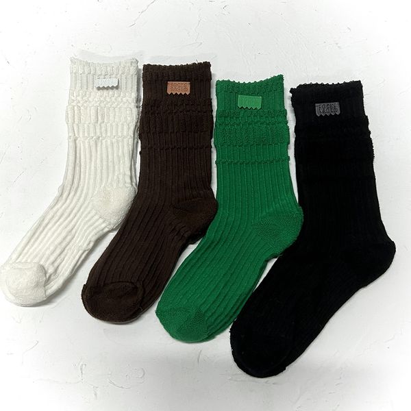 2023ss green black embroidery socks men women 100% cotton socks fashion four seasons
2023ss green black embroidery socks men women 100% cotton socks fashion four seasons