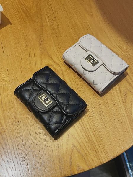 designer ladies purse small fragrant milk waxy card bag ringer soft leather change short driver's license multi-card clip, Red;black
designer ladies purse small fragrant milk waxy card bag ringer soft leather change short driver's license multi-card clip, Red;black