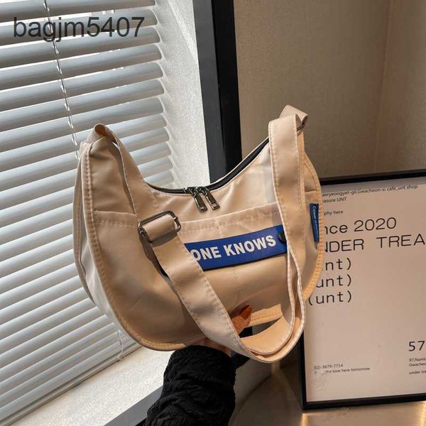 2023 new hand bag factory 80% wholesale and retail bag women's large capacity simple fashion shoulder sports leisure light body dumplin
2023 new hand bag factory 80% wholesale and retail bag women's large capacity simple fashion shoulder sports leisure light body dumplin