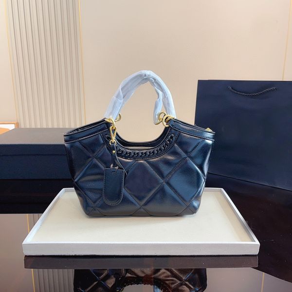 5a luxury designer bag high touch black leather tote diamond lattice chain accessory fashion single handle handbag
5a luxury designer bag high touch black leather tote diamond lattice chain accessory fashion single handle handbag