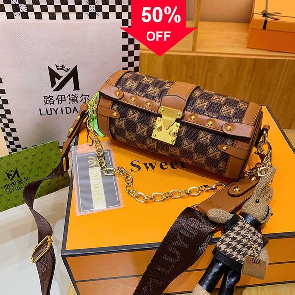fashion designer bags pillow women 2022 winter new versatile cylinder ti-de crossbody round clutch bags for women evening clutches luxury ha
fashion designer bags pillow women 2022 winter new versatile cylinder ti-de crossbody round clutch bags for women evening clutches luxury ha