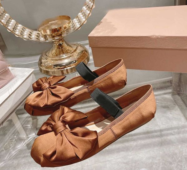brand casual shoes designer design early autumn 2022 new bowknot ballet shoes with silk upper and flat elastic band size 35-40, Black
brand casual shoes designer design early autumn 2022 new bowknot ballet shoes with silk upper and flat elastic band size 35-40, Black