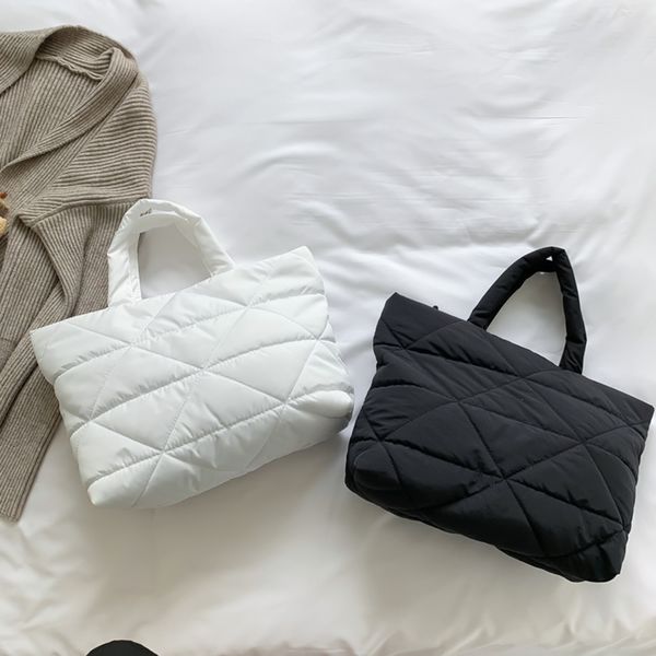 luxury fashion bag women handbags winter cotton padded handle bags casual female solid color quilted large capacity tote shoulder bag
luxury fashion bag women handbags winter cotton padded handle bags casual female solid color quilted large capacity tote shoulder bag