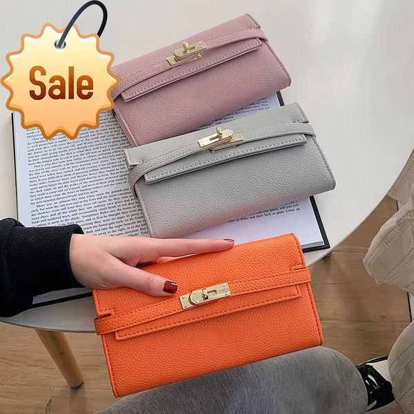 luxury designer purse in hand 2023 new fashion delicate buckle coin purse multi-functional trend envelope card wallet factory direct sales, Red;black
luxury designer purse in hand 2023 new fashion delicate buckle coin purse multi-functional trend envelope card wallet factory direct sales, Red;black
