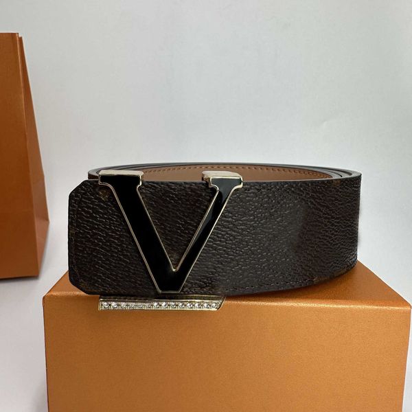 classic men designer belt fashion old flower plaid women leather belts luxury brand letter buckle belt width 4cm 10 high-quality, Black;brown 
classic men designer belt fashion old flower plaid women leather belts luxury brand letter buckle belt width 4cm 10 high-quality, Black;brown