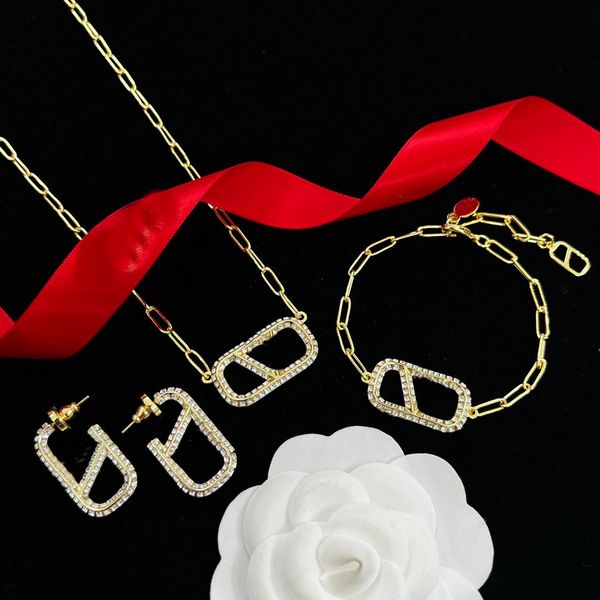 brass necklace mount pearl diamond in v letter pendant bracelet earring ring lady jewelry sets women wedding birthday party gifts vlts3 --01, Black
brass necklace mount pearl diamond in v letter pendant bracelet earring ring lady jewelry sets women wedding birthday party gifts vlts3 --01, Black