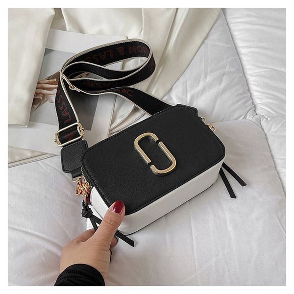 brand 23ss gril messenger bags sport women's cross body metal button printed handbag grils shoulder bag
brand 23ss gril messenger bags sport women's cross body metal button printed handbag grils shoulder bag