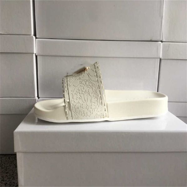 luxury designer slide slippers summer sandals men beach indoor flat flip flops leather lady women fashion classic shoes ladies size 35-45kuj, Black
luxury designer slide slippers summer sandals men beach indoor flat flip flops leather lady women fashion classic shoes ladies size 35-45kuj, Black