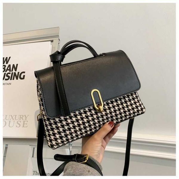 plaid designer women handbag crossbody armpit small square bags pu leather solid color purses ladies tote shoulder bag
plaid designer women handbag crossbody armpit small square bags pu leather solid color purses ladies tote shoulder bag