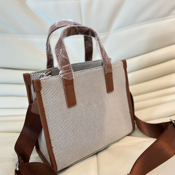 luxury bucket bag designer fashion totes messenger shoulder handbag leisure shopping women bags black designers handbags crossbody totes wal
luxury bucket bag designer fashion totes messenger shoulder handbag leisure shopping women bags black designers handbags crossbody totes wal