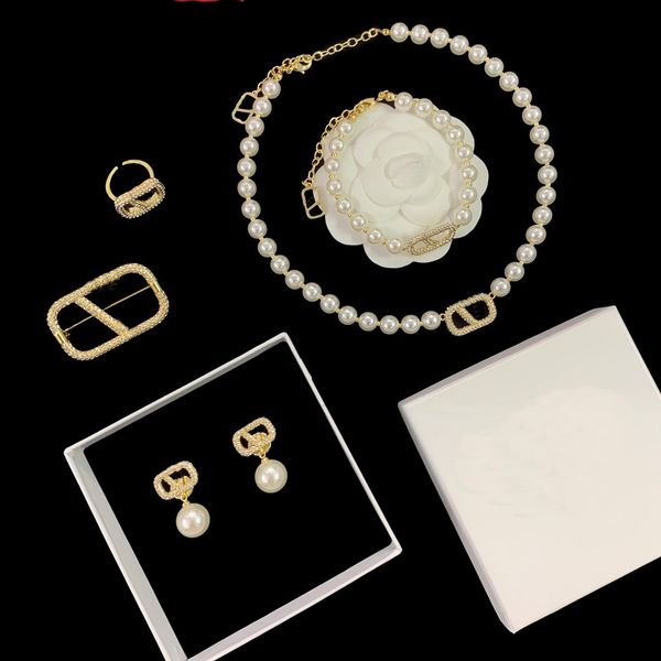 exquisite&elegant pear necklace gold v letter drill embellishment bracelet eriing ring brooch lady jewelry sets women wedding birthday party, Black
exquisite&elegant pear necklace gold v letter drill embellishment bracelet eriing ring brooch lady jewelry sets women wedding birthday party, Black