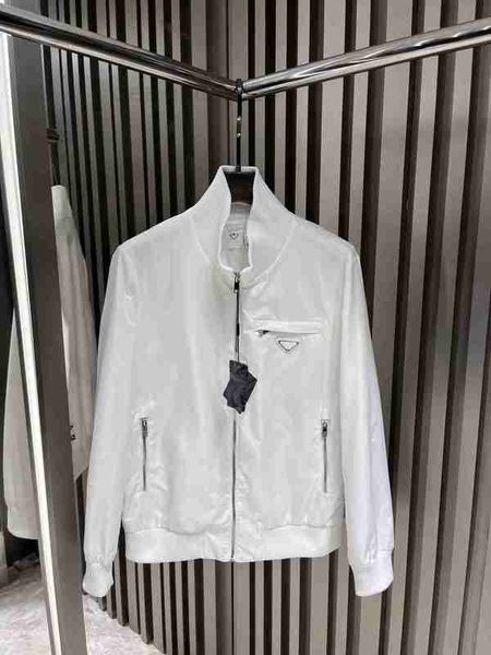 men's jackets designer 2022 autumn and winter the brand jacket fashion handsome zipper casual short collar jackets stripe stitching oqs, Black;brown
men's jackets designer 2022 autumn and winter the brand jacket fashion handsome zipper casual short collar jackets stripe stitching oqs, Black;brown