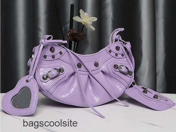 crescent cagole rivet designer in bag le balencigas three bags one wrinkled 2023 single shoulder messenger high sense leisure leather motorc 
crescent cagole rivet designer in bag le balencigas three bags one wrinkled 2023 single shoulder messenger high sense leisure leather motorc