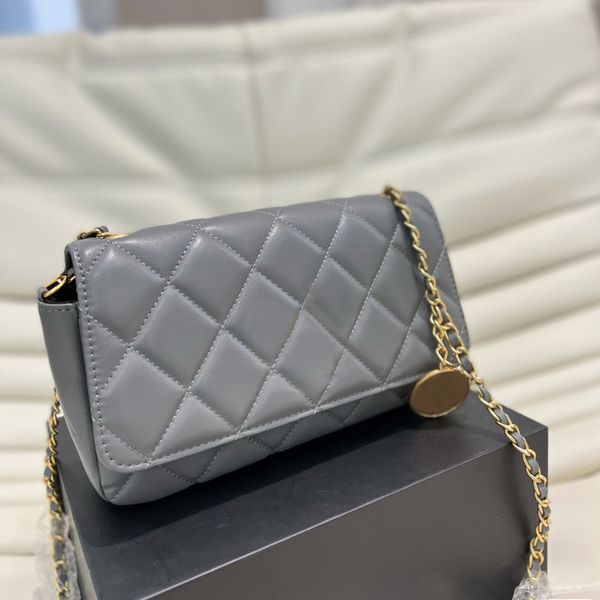 5a fashion designer bag famous brand classic diamond lattice chain womens tote gold pendant single shoulder handbag
5a fashion designer bag famous brand classic diamond lattice chain womens tote gold pendant single shoulder handbag