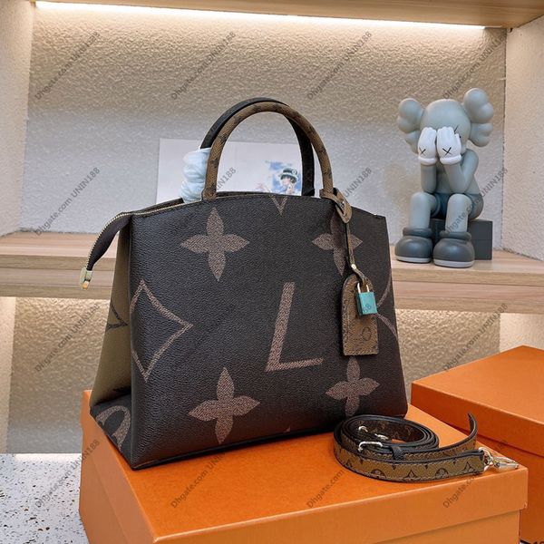 women luxurys designers retiro totes bags crafty onthego handbag crossbody ladies handbags with original dust bag detachable shoulder strap
women luxurys designers retiro totes bags crafty onthego handbag crossbody ladies handbags with original dust bag detachable shoulder strap