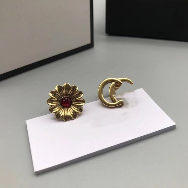 brand designe jewelry classic style letter stud earrings aretes ladies fashion simple jewelry with box, Golden;silver
brand designe jewelry classic style letter stud earrings aretes ladies fashion simple jewelry with box, Golden;silver