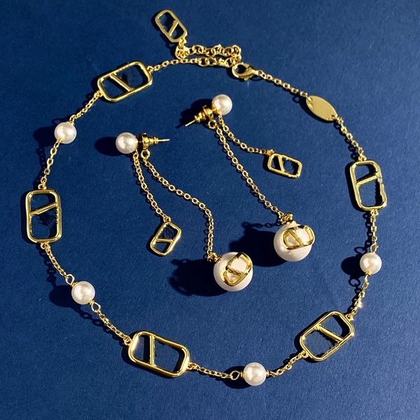 simple classic lady copper necklace bracelet pearl ball carving v letter pendant earring jewelry sets women wedding birthday party lovers gi, Black
simple classic lady copper necklace bracelet pearl ball carving v letter pendant earring jewelry sets women wedding birthday party lovers gi, Black