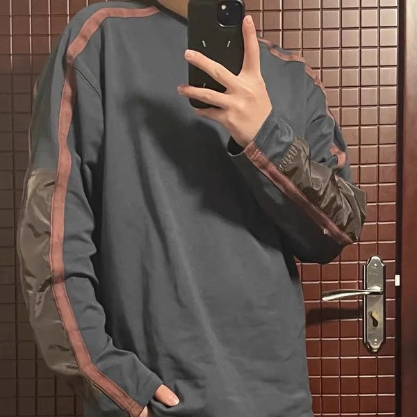 22fw men's women splicing color matching t-shirt sweatshirt vintage long sleeve japanese tide tee spring autumn crewneck pullover stree, Black
22fw men's women splicing color matching t-shirt sweatshirt vintage long sleeve japanese tide tee spring autumn crewneck pullover stree, Black