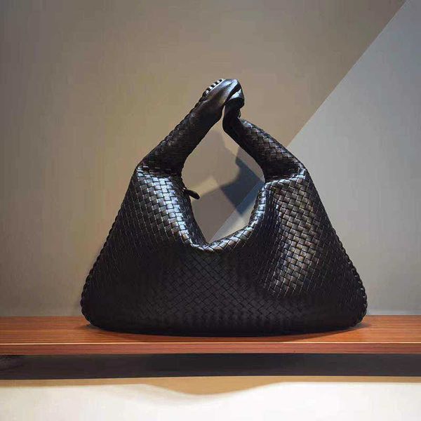 brand luxury ladies sheepskin leather handbags women 2022 fashion large capacity designer sac femme shoulder bag
brand luxury ladies sheepskin leather handbags women 2022 fashion large capacity designer sac femme shoulder bag