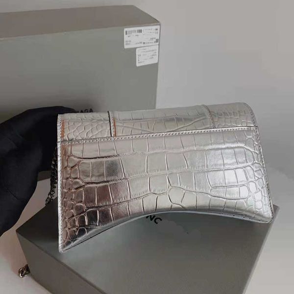 silver sling bag special design real leather famous brand mini crossbody bag for girl crocodile pattern luxury handbag for women
silver sling bag special design real leather famous brand mini crossbody bag for girl crocodile pattern luxury handbag for women