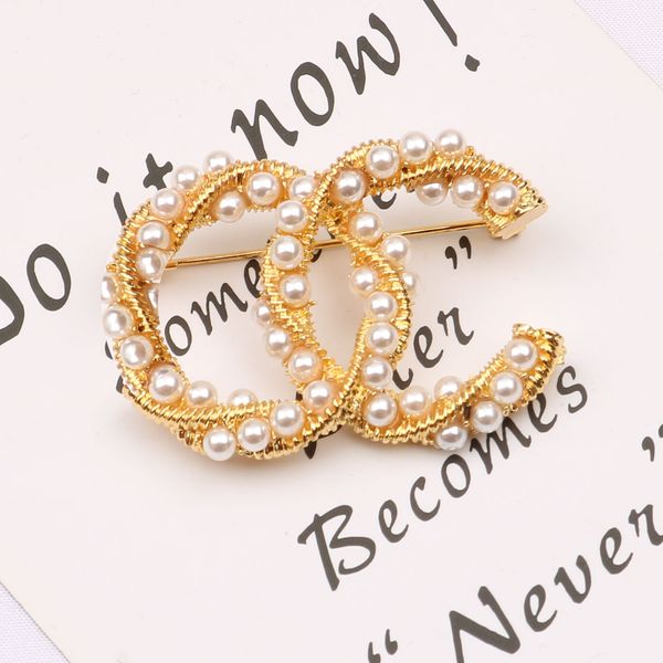 luxury women men designer brand letter brooches gold silver plated inlay crystal rhinestone jewelry brooch pearl pin marry christmas party g, Gray
luxury women men designer brand letter brooches gold silver plated inlay crystal rhinestone jewelry brooch pearl pin marry christmas party g, Gray