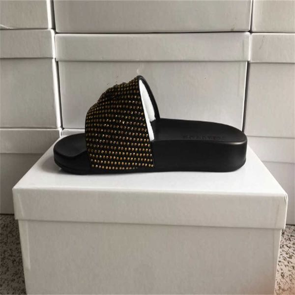 luxury designer slide slippers summer sandals men beach indoor flat flip flops leather lady women fashion classic shoes ladies size 35-45rkb, Black
luxury designer slide slippers summer sandals men beach indoor flat flip flops leather lady women fashion classic shoes ladies size 35-45rkb, Black