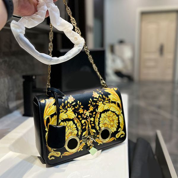flap crossbody bags chain shoulder bags genuine leather baroque pattern inside fashion letters key latch gold hardware commuter handbags pur
flap crossbody bags chain shoulder bags genuine leather baroque pattern inside fashion letters key latch gold hardware commuter handbags pur