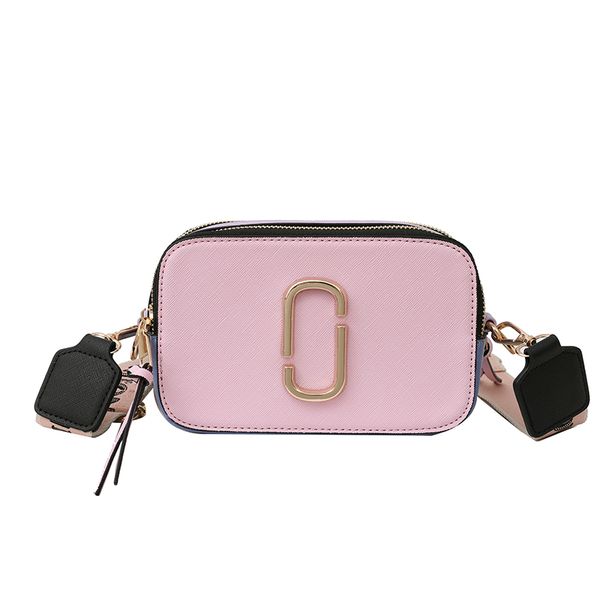 2023 gril messenger bags sport women's cross body metal button printed handbag grils shoulder bag camera bag fashion small alphabet
2023 gril messenger bags sport women's cross body metal button printed handbag grils shoulder bag camera bag fashion small alphabet