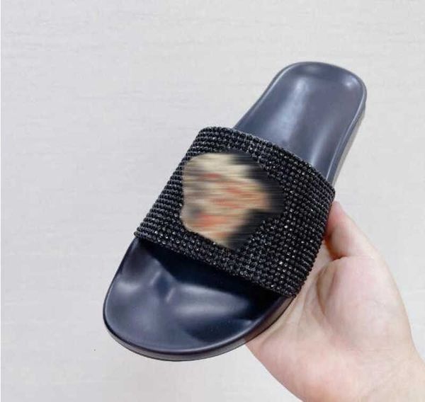 luxury designer slide slippers summer sandals men beach indoor flat flip flops leather lady women fashion classic shoes ladies size 35-450uw, Black
luxury designer slide slippers summer sandals men beach indoor flat flip flops leather lady women fashion classic shoes ladies size 35-450uw, Black