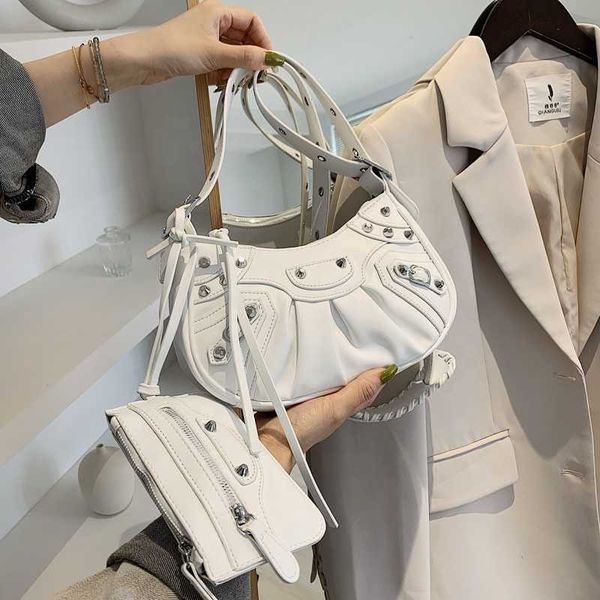 fashion rivet women hand bag pu leather designer shoulder messenger ladies bags 2022 purses and handbags
fashion rivet women hand bag pu leather designer shoulder messenger ladies bags 2022 purses and handbags