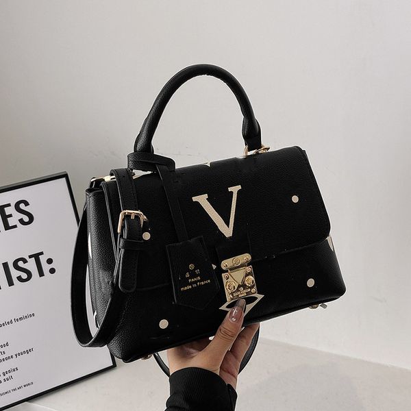 brand woman messenger bags women's cross body metal button printed handbag grils shoulder bag
brand woman messenger bags women's cross body metal button printed handbag grils shoulder bag