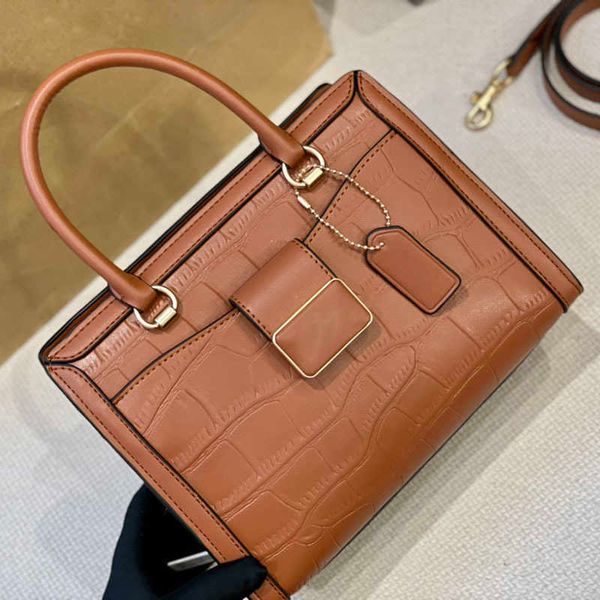 grace tote bag designers bag totes 5 colors shoulder luxurys handbag gold letter leather crossbody bags fashion shopper bags purse 221208
grace tote bag designers bag totes 5 colors shoulder luxurys handbag gold letter leather crossbody bags fashion shopper bags purse 221208